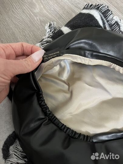 Берет кожаный и палантин шарф