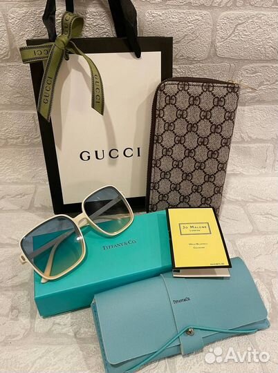 Подарочный набор Gucci с очками