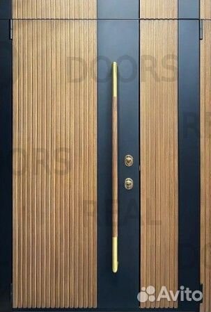 Двустворчатая металлическая входная дверь