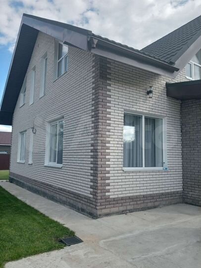 Дом 218 м² на участке 8 сот.