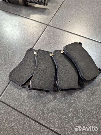 Тормозные колонки Тесла Модель У