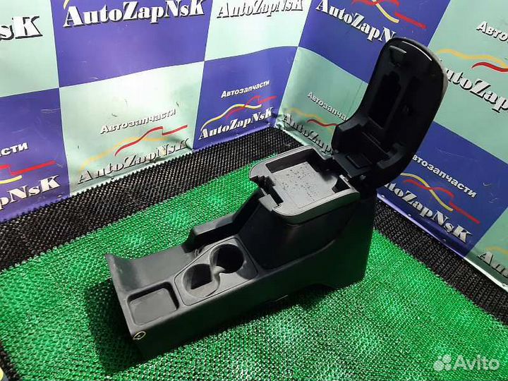 Форсунка омывателя задняя Toyota Land Cruiser Prado