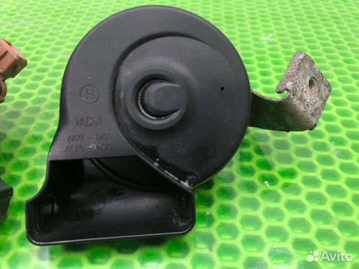 Звуковой сигнал Volvo S80 седан B5254T 2005