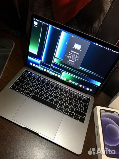 MacBook Pro 13 (19-й год) Touch Bar