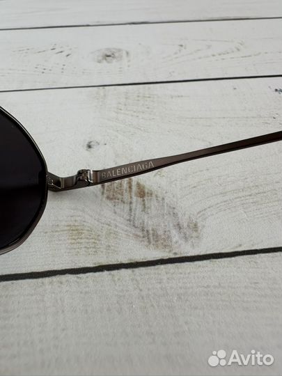 Солнцезащитные очки Balenciaga BB0245