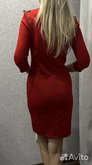 Платье красное