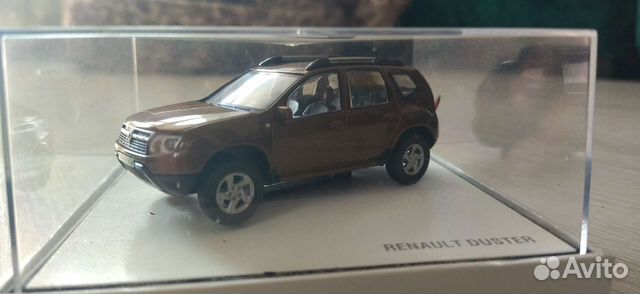 Модель автомобиля 1х43. Рено Дастер