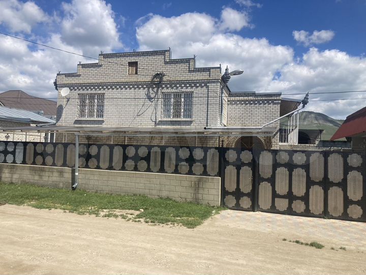 Дом 219,7 м² на участке 9 сот.