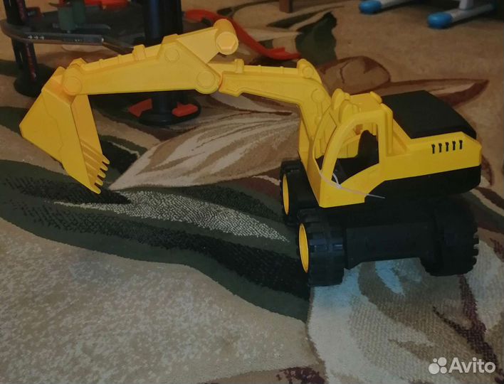 Экскаватор игрушка