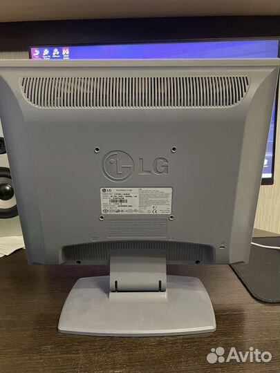 Монитор LG flatron L1715S