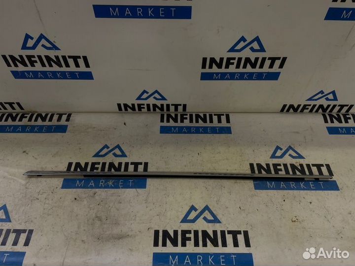 Молдинг двери центральный передний левый Infiniti