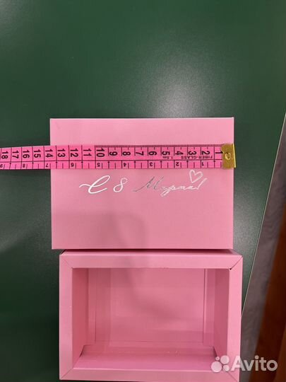 Розовая коробка с 8 марта бу как новая