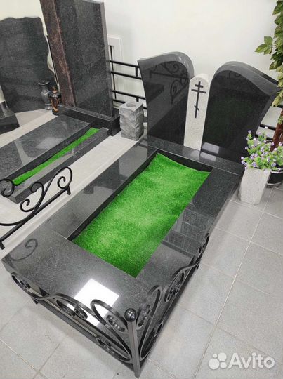 Памятник из гранита с гарантией 25 лет