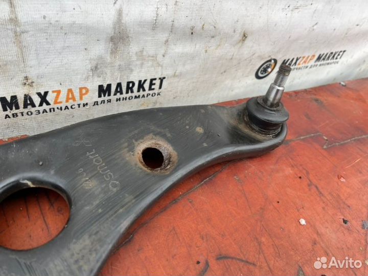 Рычаг перед. прав. Mitsubishi Colt 1.5 2006