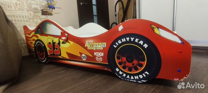 Кровать тачка