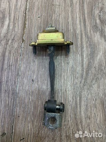 Ограничитель двери передний правый Ford Fusion