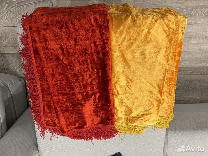 Скатерть бархатная СССР красная Размер 130 на 130