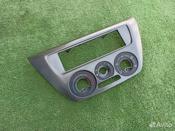 Накладка консоли Mitsubishi Lancer 9 универсал 1.6