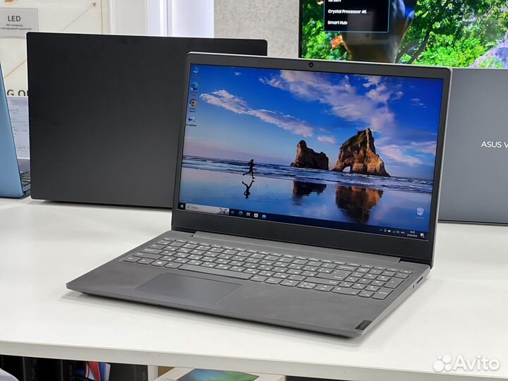 Мощный ноут Ryzen 5 8G озу SSD256g FHD