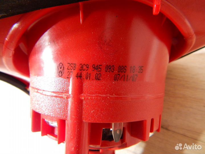 Фонарь левый внутренний Vw Passat B6 универсал