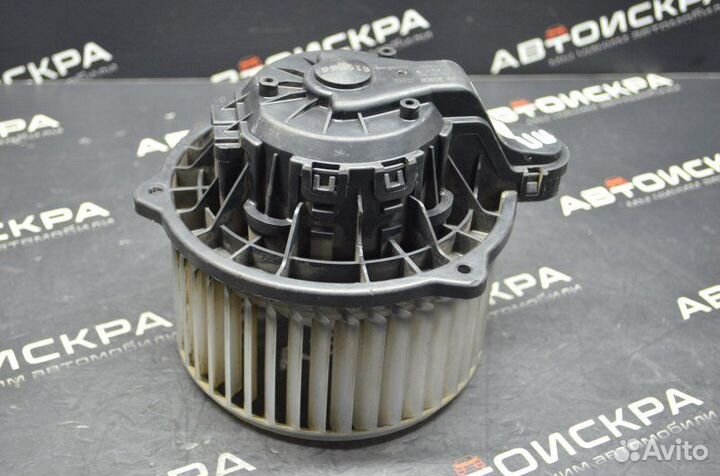 Моторчик печки Лада Гранта