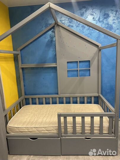 Детская кровать домик с матрасом