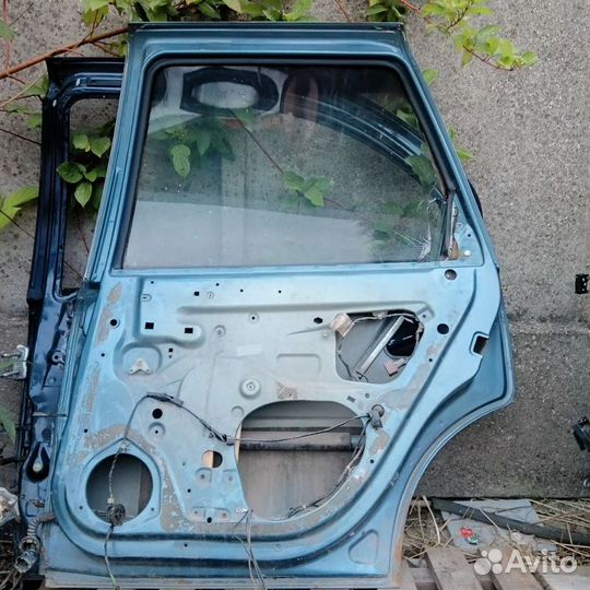 Задняя правая дверь. задняя правая Opel Vectra B
