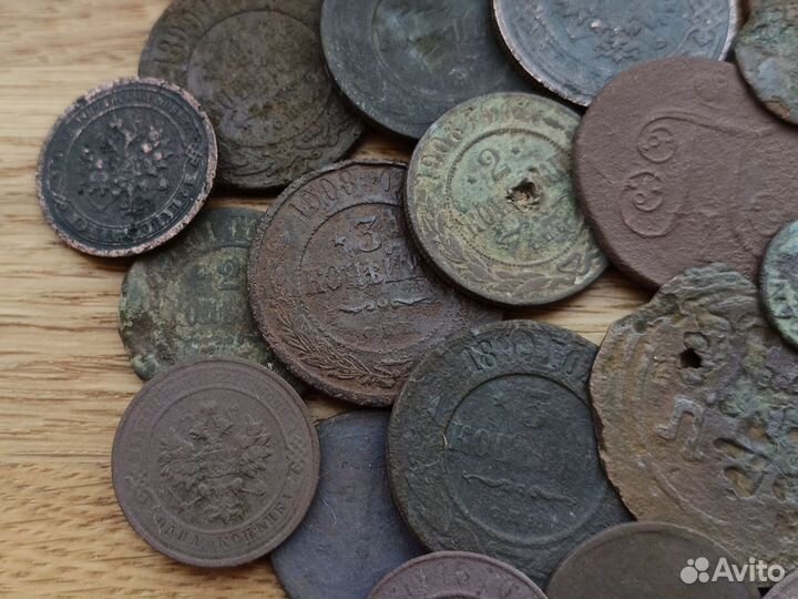 Набор медных монет с 9 века