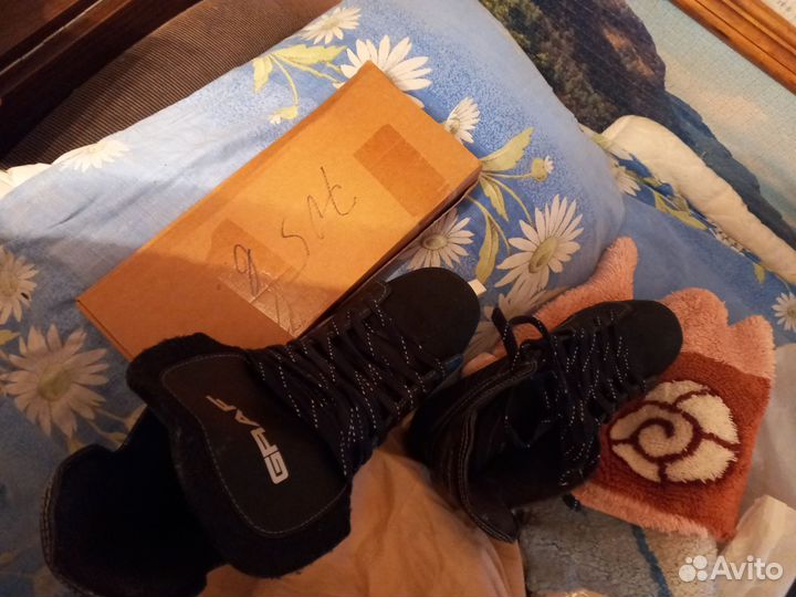 Коньки хоккейные