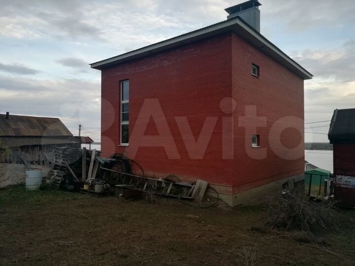 Коттедж 168 м² на участке 15 сот.