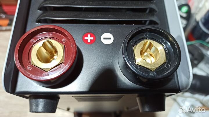 Инвертор сварочный Интерскол иса-200/9.4