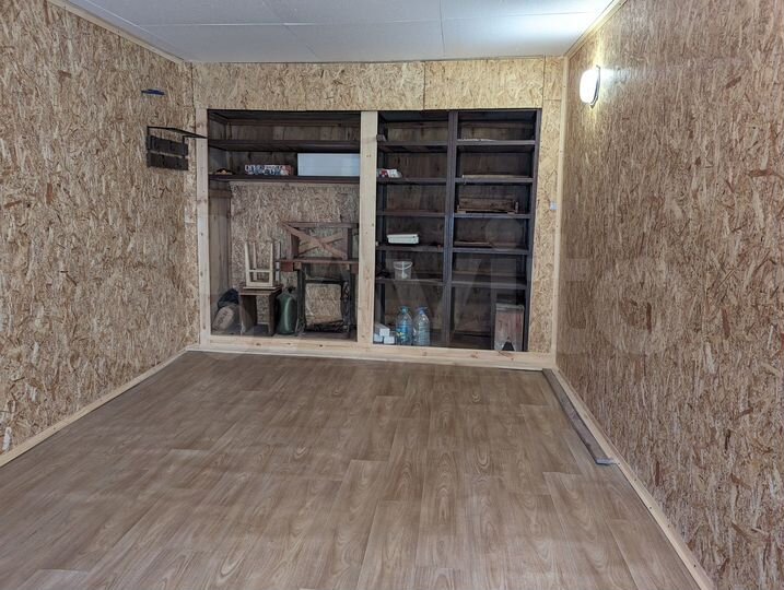 Гараж, > 30 м²