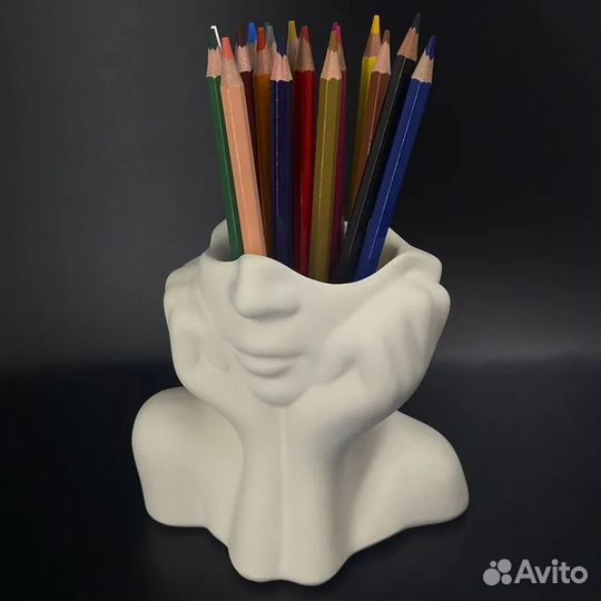 Статуэтка для интерьера, девушка из гипса