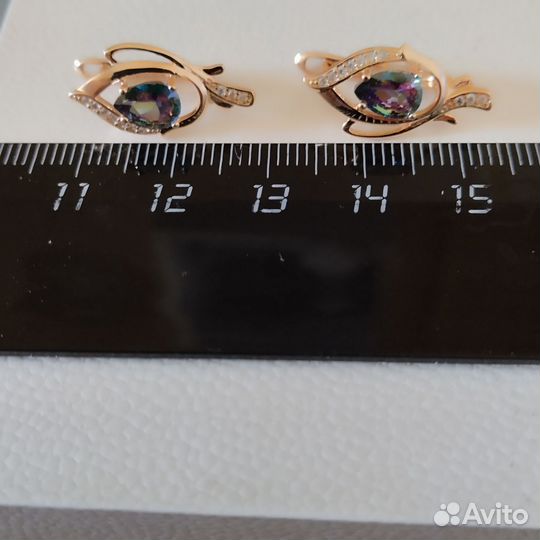 Золотые серьги с мистик топазом 585 R G