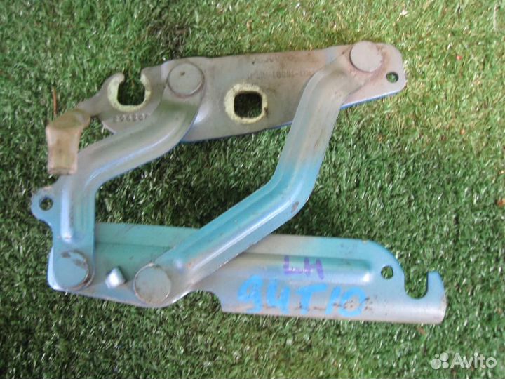 Петля капота левая Ford Fiesta (CB1) 2011