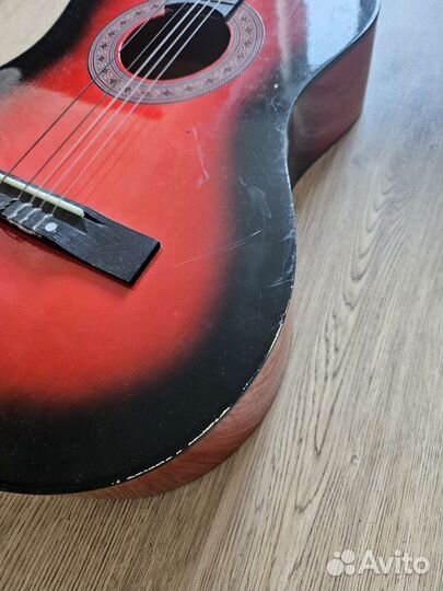 Акустическая гитара