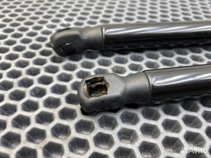 Амортизатор багажника Audi A6 C5 avant quattro BAU