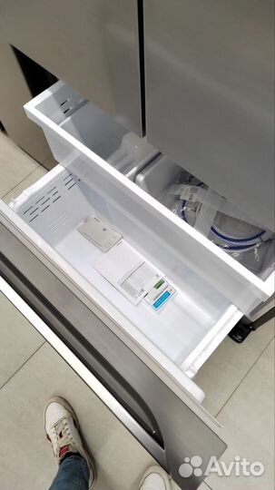 Холодильник Samsung RF44A5002S9 новый