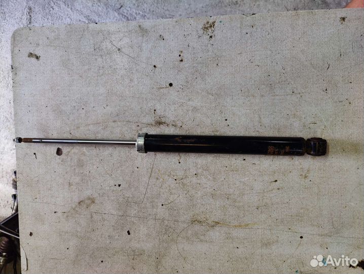 Стойки амортизатор задний Ford Focus 1