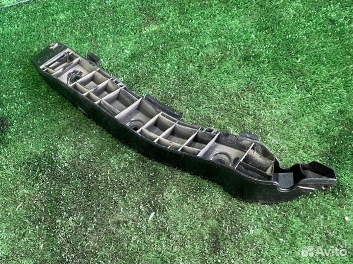 Кронштейн крепление бампера задний правый