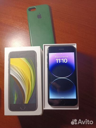 Телефон iPhone se 2020