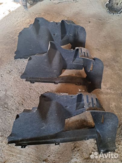 Обшивка багажника правая Lancia libra