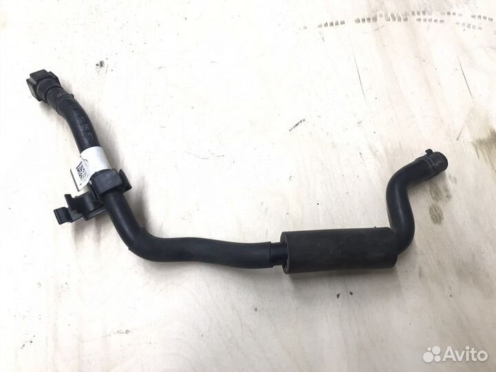 Патрубок вентиляции бака Passat B8