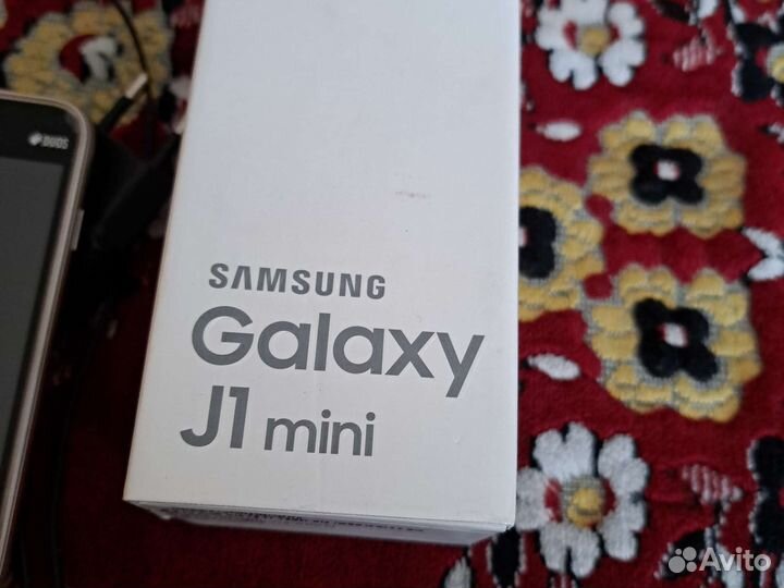 Телефон Samsung galaxy j1 mini