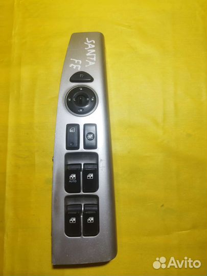 Блок управления стеклоподъемниками Hyundai SantaFe