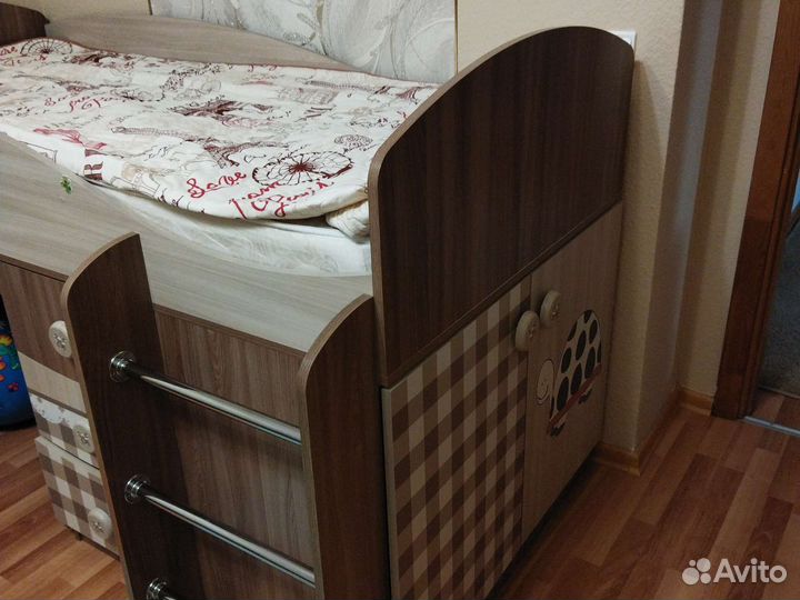 Детская кровать уголок школьника