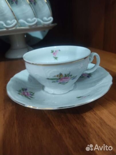 Чайные чашки с блюдцами