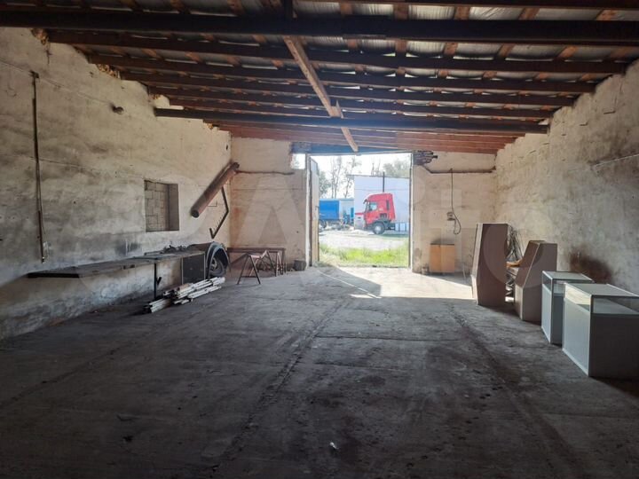 Гараж, > 30 м²