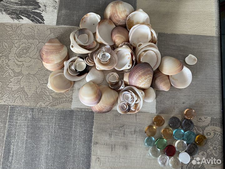 Ракушки, стеклянные камушки