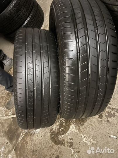 Bridgestone Alenza 001 245/45 R20 и 275/40 R20